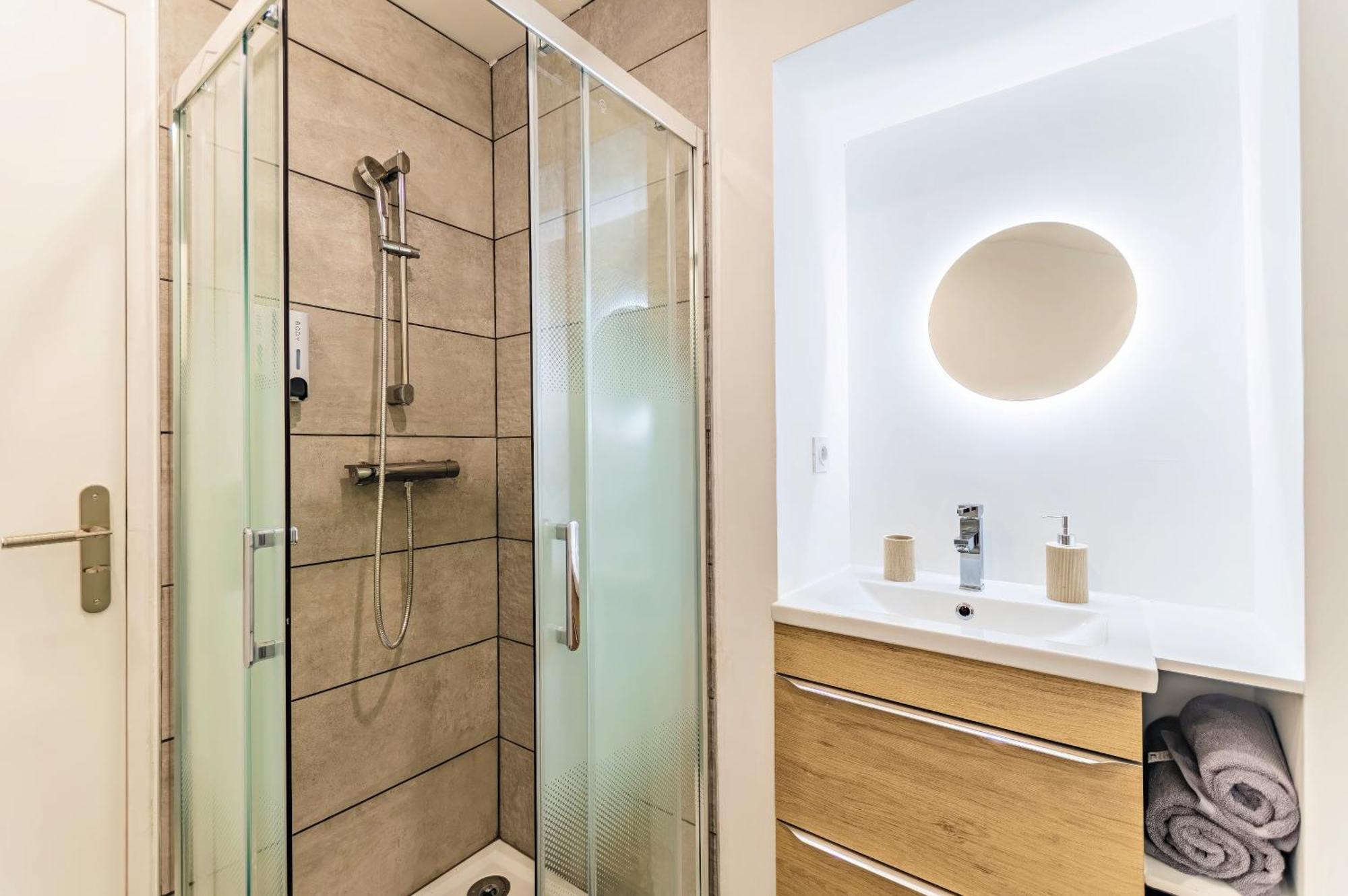 Chez Quentin & Thibaut Apartment Dagneux Bagian luar foto